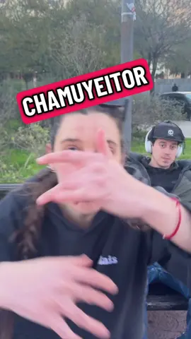 La chamuyeitor acata de nuevo y ahora con canción #undiaconmigo #soloquieroexpresarme #humor 