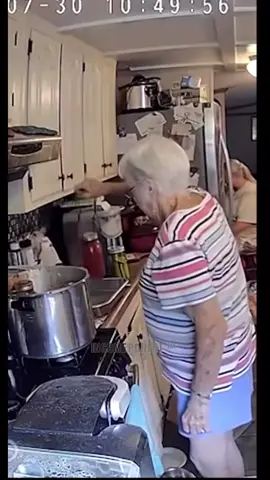 😂😂😂#hilarious #funnyvideo #laughing #fyp #grandma