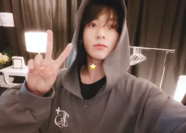 a solo días de su cumple ☹️😓 #jungkook  #bangtan  #fyp  #crzgf  #parati 