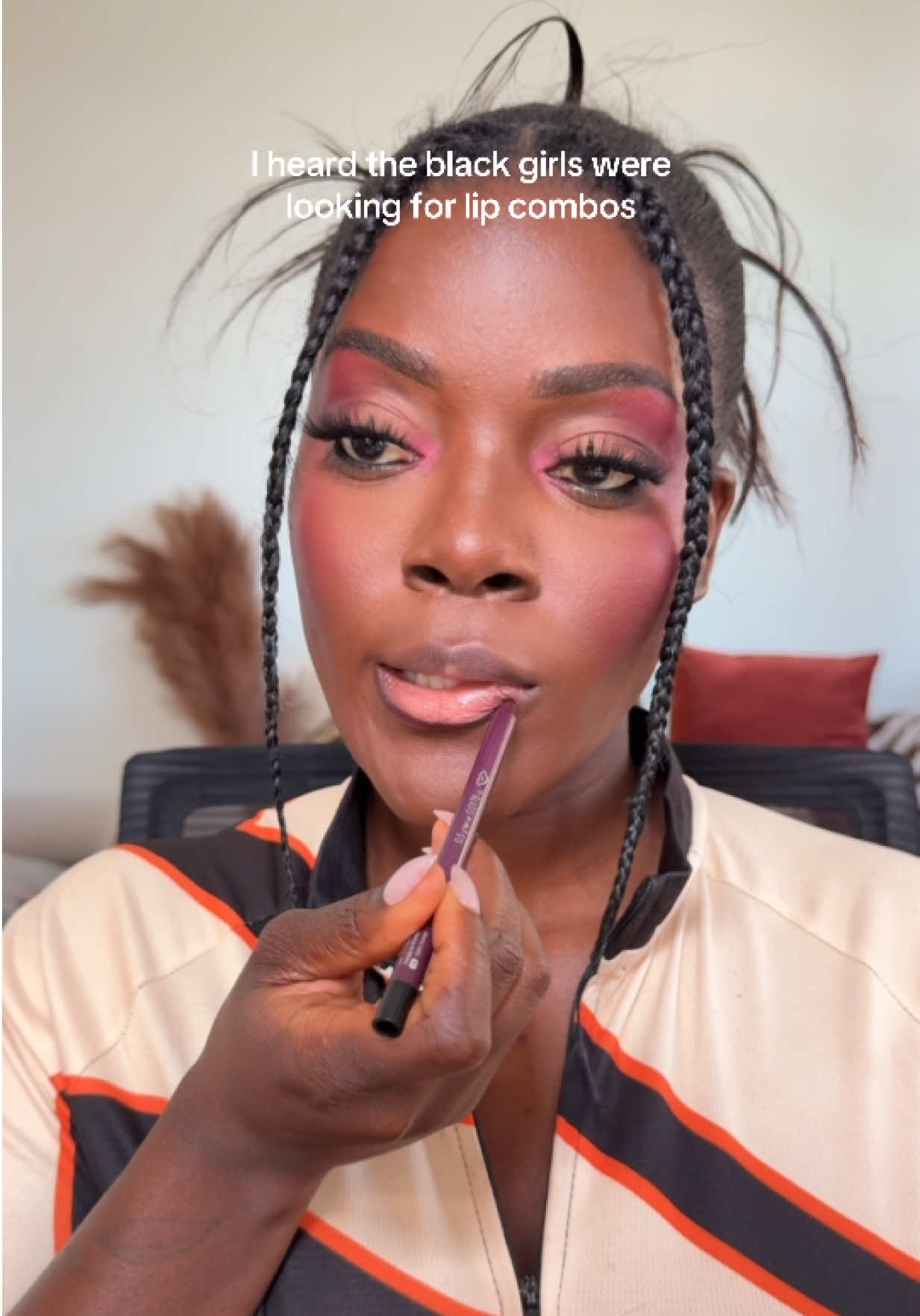 The beat ain’t complete without the lip combo😮‍💨🤏🏿 @Sephora Collection @makeupbymario @Tower 28 Beauty #darkskinmakeup #blackgirlmakeup #lipcombo 