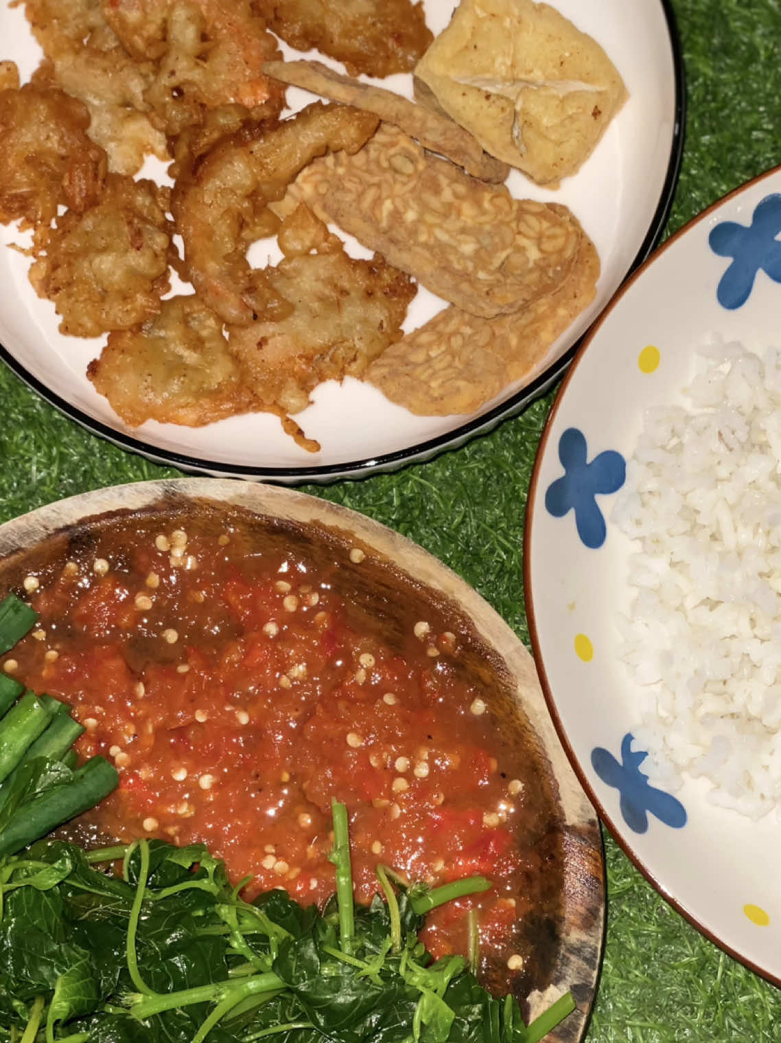Pagi2 Sarapan Sambel Tempong,udang tepung,tempe,tahu beuh muanntebb🔥 kalian tim sambel apa rek???? #sambeltempong #sambel #masakansimple #masakanrumahan #menusimple 