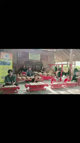 lucu bangettt kalian main gamelan ahahahaha ✨🤏 CR : igs pendopobucondro.official  #fajarnoor #shabrinaleanor #shabrinaidol #fajaridol #fypシ゚ 