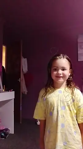 don't you dare laugh 😂  #fyp #viral #funnytiktok #motherdaughter 