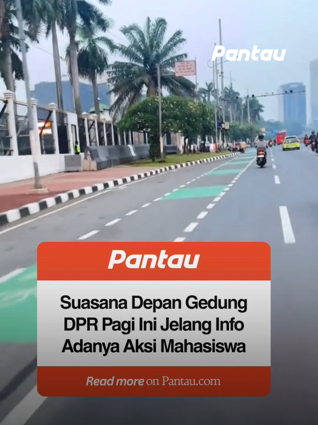 Situasi di depan Gedung DPR RI pagi ini sudah diberikan barikade beton di sekitar pintu masuk utama yang berada di Jalan Gatot Subroto, Jakarta. Pengamanan ekstra ketat hari ini disinyalir akibat adanya kabar aksi demontrasi besar-besaran yang akan dilakukan elemen mahasiswa pada Senin (25/8/2025)  #dpr #gedungdpr #mahasiswa #demonstrasi #pantaunasional 