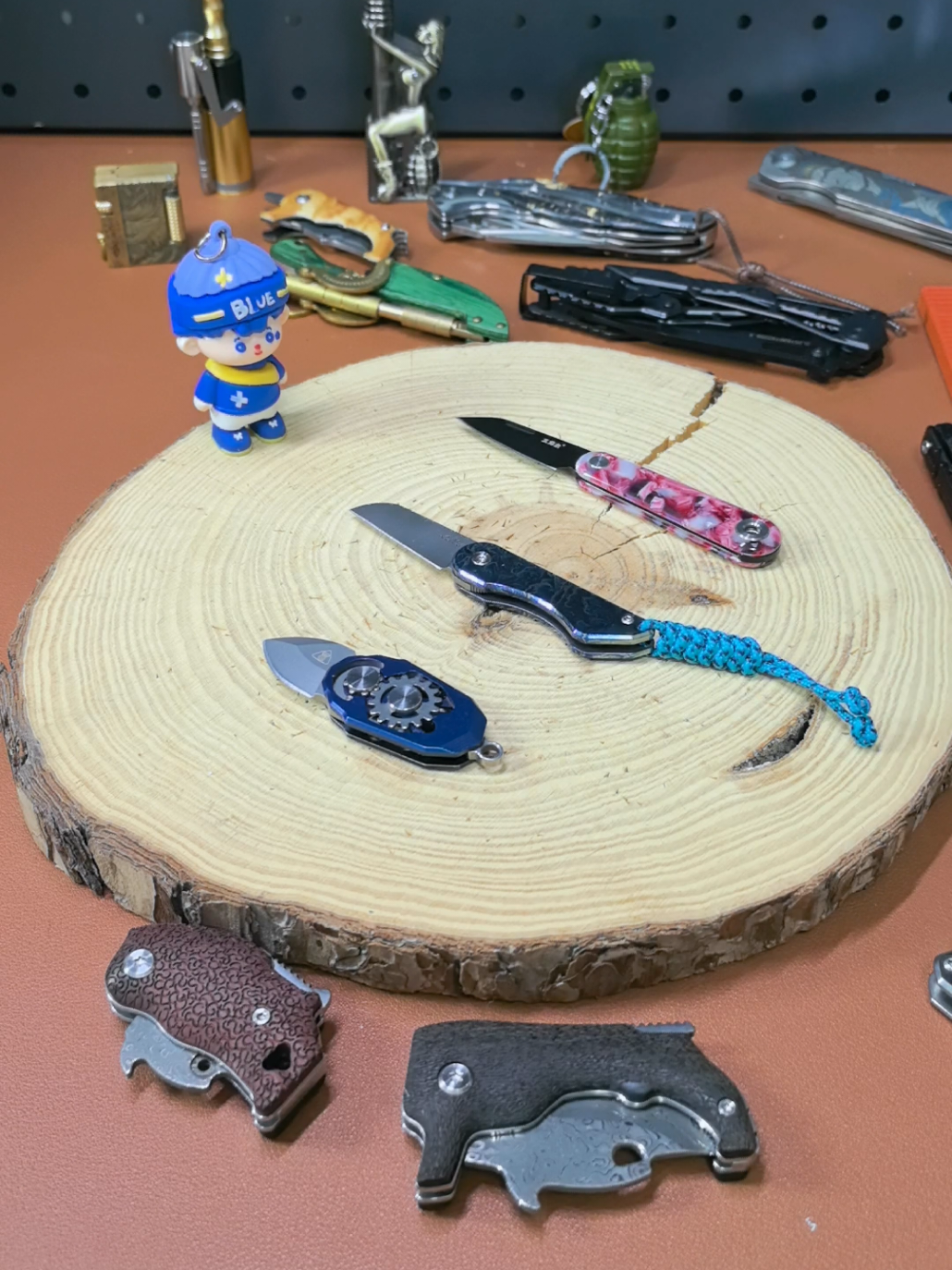 Which one do you like? #EDCKnife #PocketKnife #CoolKnives #USA #craftededge 