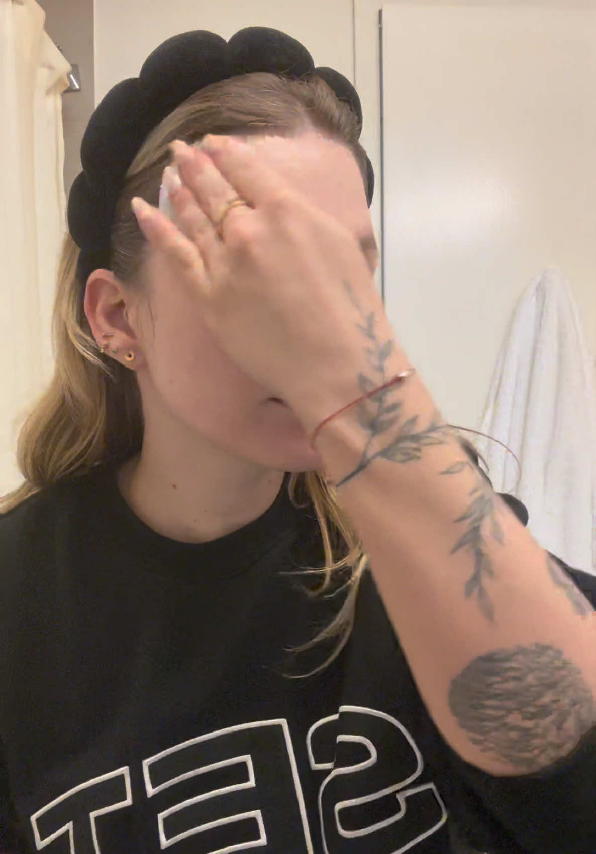 Morning skincare routine 🤍 These products are chefs kiss! @clearskinclub.co @medicube global @Odacite @Supergoop @Caudalie @Kérastase #smallcreator #skincare #SelfCare #fyp #nyc 
