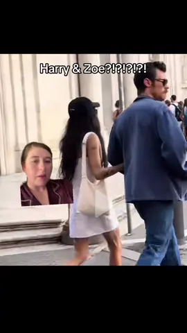 Spotted harry and Zoe in Rome #zoekravitz #harrystyles #breakingnews #celebritynews #celebritygossip 