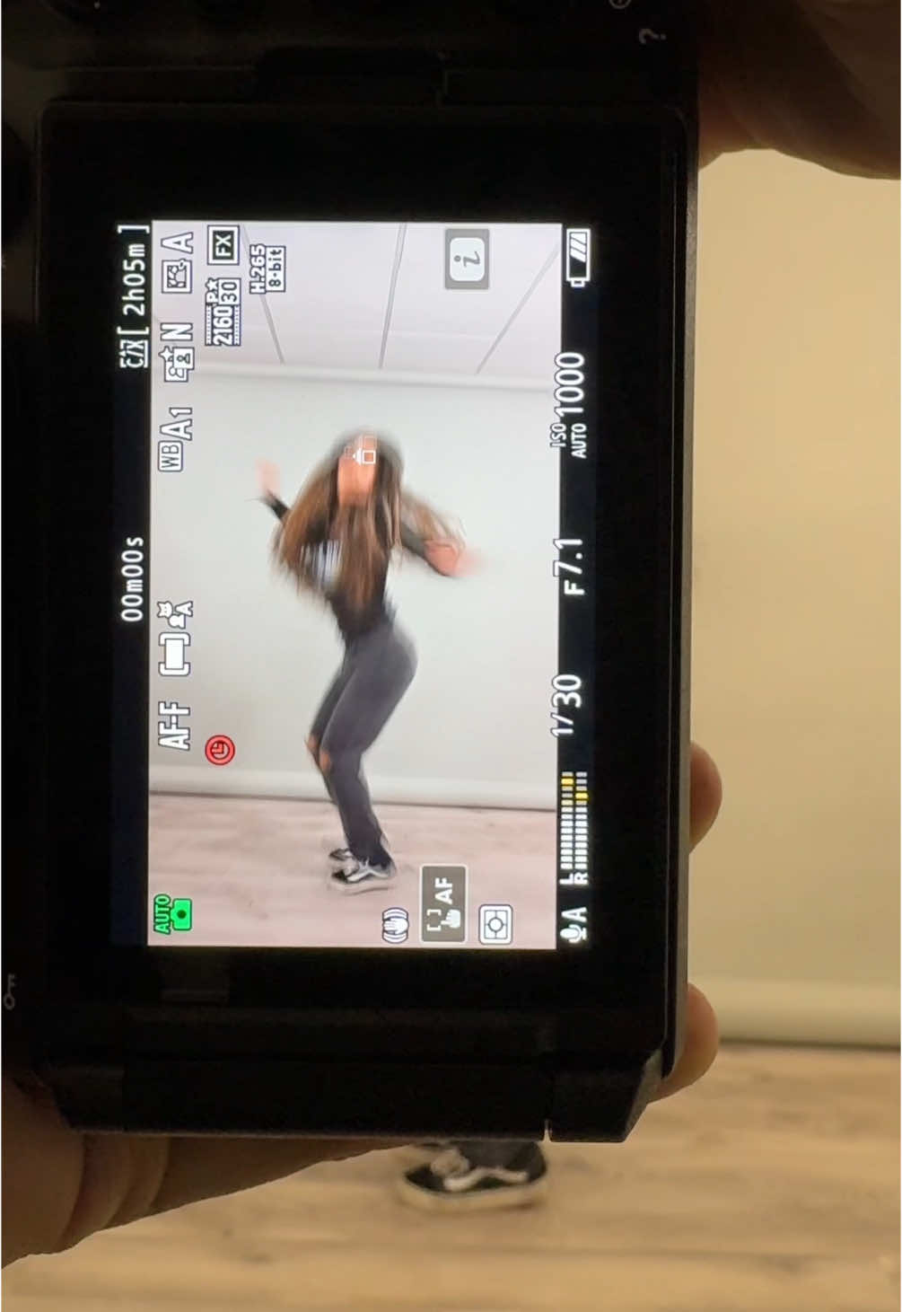 Come get your pictures taken by @SalgadoStudioo 🎉 he doesn’t disappoint! 😝   Located 📍 2657 Sheridan Rd Zion, IL  #didicortes #fyp @Carnell Nichols 