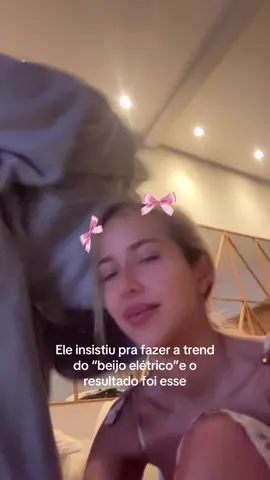 Trend do beijo elétrico, PRA QUE???????