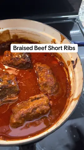 Check in peeps! #beefshortrib #ilovecooking Beef short ribs falling off the bone after 2.5 hours on 300 degrees