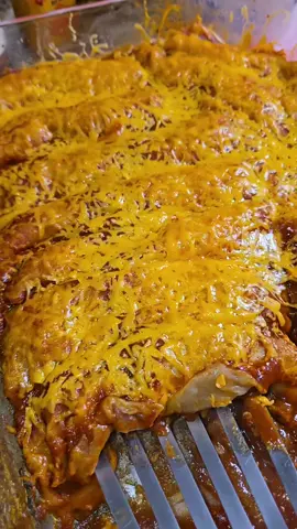 RECIPE FOR ENCHIRITOS: Brown 1 lb of ground beef season with your favorite taco seasoning and water simmer for 10 minutes then add one can of your favorite refried beans. choose your favorite flower tortilla add some of the beef and bean mixture and some either shredded cheddar cojack or pepper jack cheese, roll them up place them in it buttered 9x13 that you have emptied half of can of your favorite enchilada sauce into. once you get them all rolled up and placed in the pan cover for 15 minutes bake a 375 then uncover for 10 to 15 minutes until bubbly and heated through. while they're baking, assemble your toppings lettuce, tomatoes, jalapenos and onion either green or red. turn this into a salad or serve them all separately so people can choose what they want on top. serve them up hot with the yummy cold toppings avocado and hot sauce if you wish. #easymeals #familyfavorite #ENCHIRITOS #texmex
