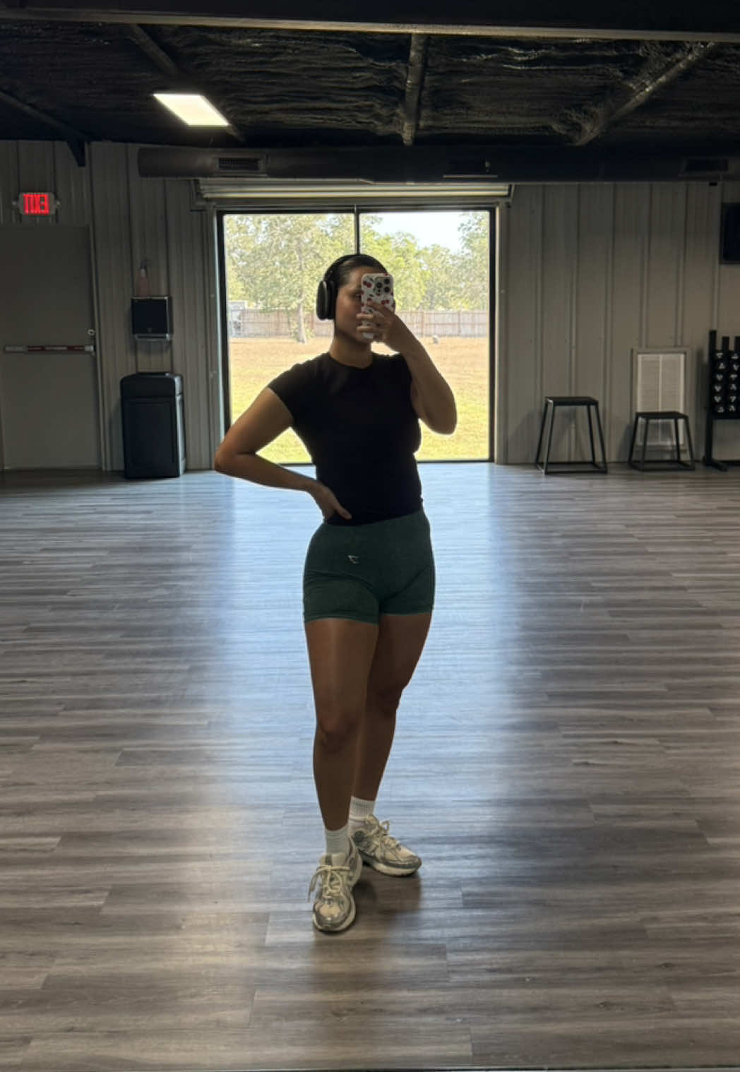 B!! You wasn’t with me shooting in the gym 🤏🏼✨ #bulgarians #bulgariansplitsquat #GymTok 