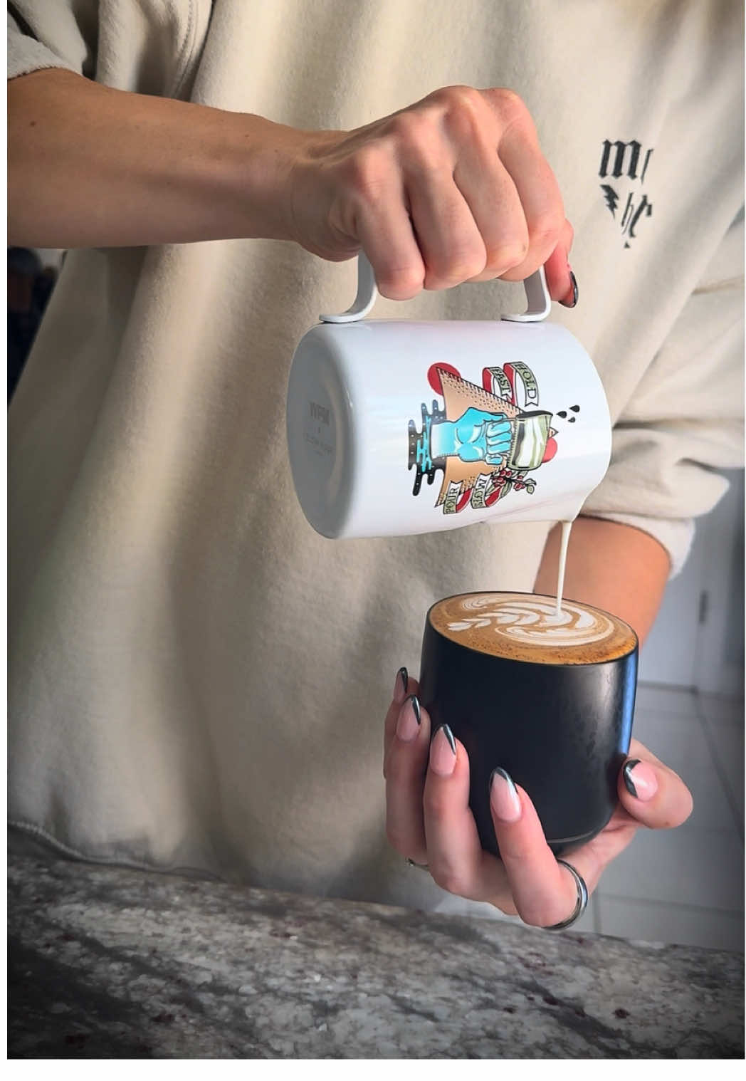 Slow Sunday mornings and cinnamon cappuccinos  #homebarista #coffee #coffeetiktok #latteart #fyp 