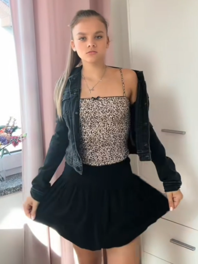 #lipsync #fingerdance #ramdomvideos #topmodel #tiktokshop 