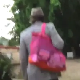 thinking of his cutesie pink bag #mattjohnson #nirvannatheband #edit #fyp #crush