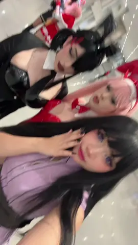 aura farming at con