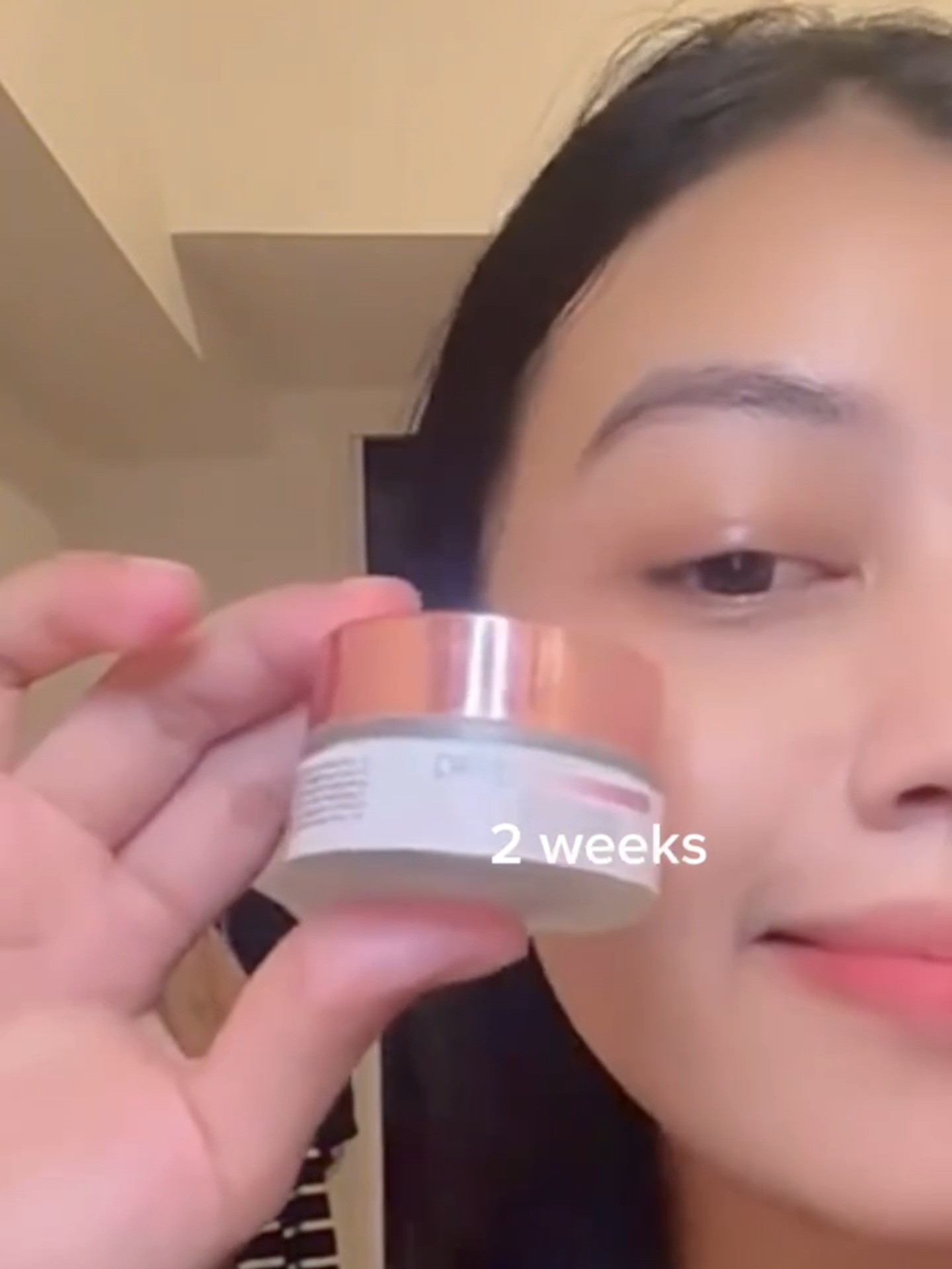 Glowing dalam 2 minggu? Bisa banget ya guyss😉🥰#skincareroutine #skincaretips #skincareproducts #healthyskin #cantikalami #kulitcerah #kulitlembap #kamuharuspunya😍😍 #foryourbeauty #skincareviral #drve #glassskin #glowyskin #viral #fyp #drveskincare #drveskincarebpom #paydaysale #gajiansale