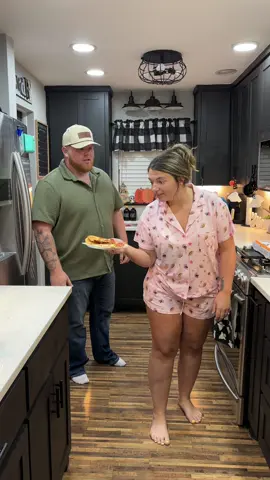 His face at the end🤣 #prank #comedy #funny #lol #marriedlife 