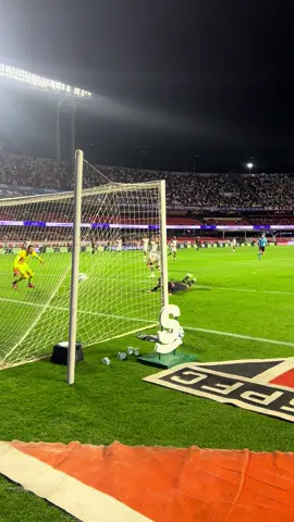 🇨🇱🇵🇹 Tapia aproveitou assistência de Cédric e completou a vitória!  #Tapia #Cedric #SãoPauloFC #Gol #TikTokEsportes 