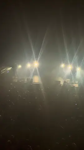 Clipse just brought out Kendrick Lamar to perform Chains & Whips at their LA show tonight #kendricklamar #clipse 