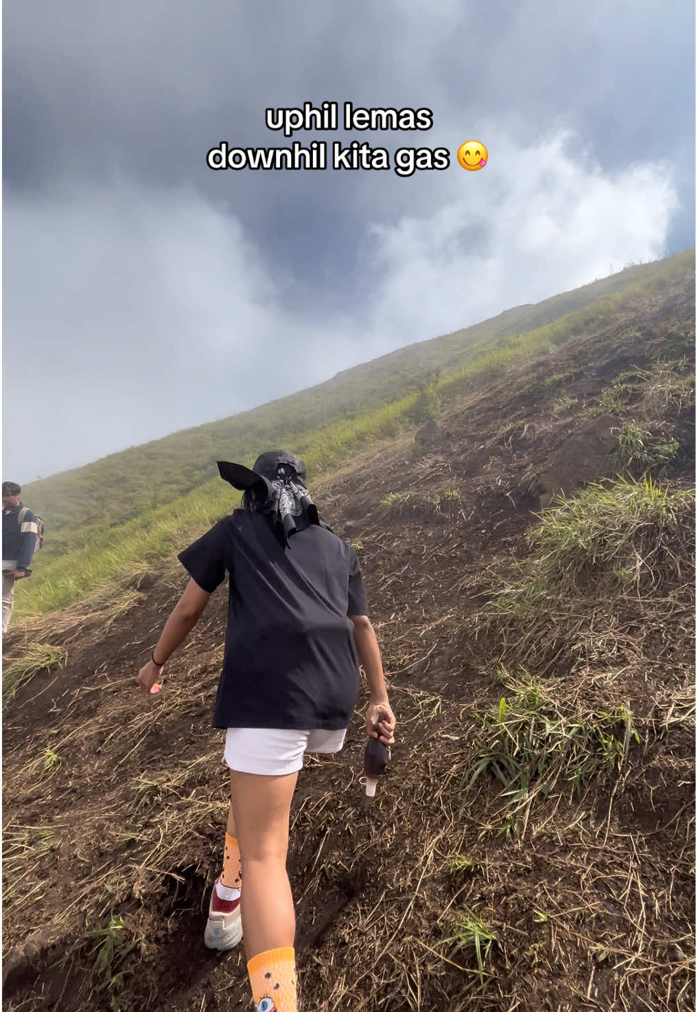 melatih jantung agar lebih kuat melihat dia dengan yg lain 🤩 #pendakigunung #penanggungan1653mdpl #trailrun #pelarikonten 