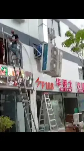 👨🏻‍🔧