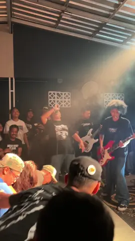 Italian Bed at Tone Temple #italianbed #hardcorepunk 