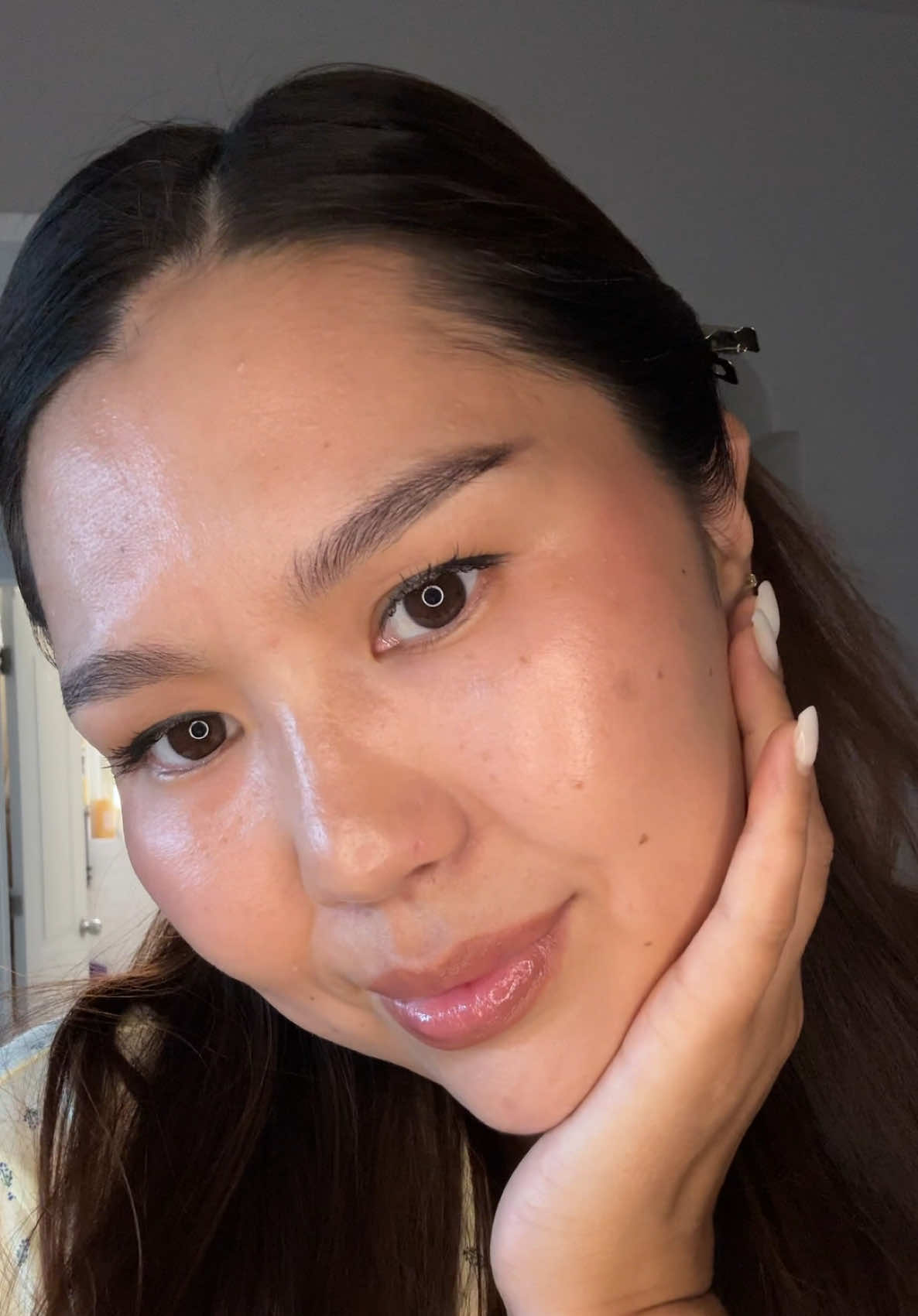 ✨ Meet my new skincare must-have — the ReDRN Exosome Ampoule from Dr. Nineteen ✨ This is a doctor-led skincare brand developed by 19 practicing dermatologists and plastic surgeons from Seoul National University 🧑‍⚕️👩‍⚕️. They combine advanced skincare research with real medical innovation, and honestly, you can feel it in the formula. I’ve been trying this ampoule, and it feels so lightweight, absorbs quickly, and leaves my skin looking refreshed and healthy 🌿💧. Perfect for daily use, especially when I want my skin to glow without heaviness. 🎥 In this video, I’ll show you how I apply it and why it’s become part of my routine. The best part? You can now find Dr. Nineteen products on Amazon 🛒✨ #drnineteen #drnineteenpartners @dr.nineteen_official @BAZZAAL 