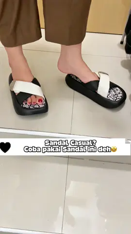 Sandal Casual? Coba pakai ini deh🤩 • • • #sandalwanita #sandalelegansimple  #payday #wibgajian #sandalcewekoutfit 