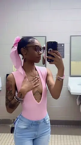 my.. my.. myyy 🤤💗🦋 #fypシ #queenkaay🦋 #AntiSocialButterfly #wlw #virał 