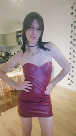 Front or back? 😜💃 All in loop 🔁 Over and Over again 🤭 . . #crossdresser #travesti #trans #techno #shakeit 