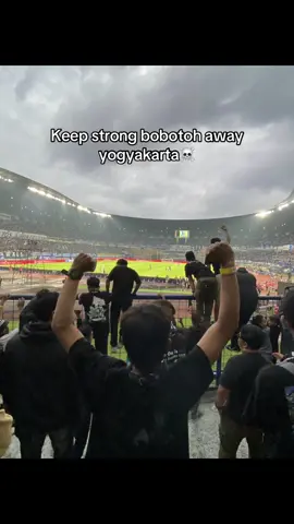 Semoga tidak ada korban, keep strong bobotoh☠️ #uziardenalin🇺🇦 #semuaorang #persib #awaydays #persibbandung 