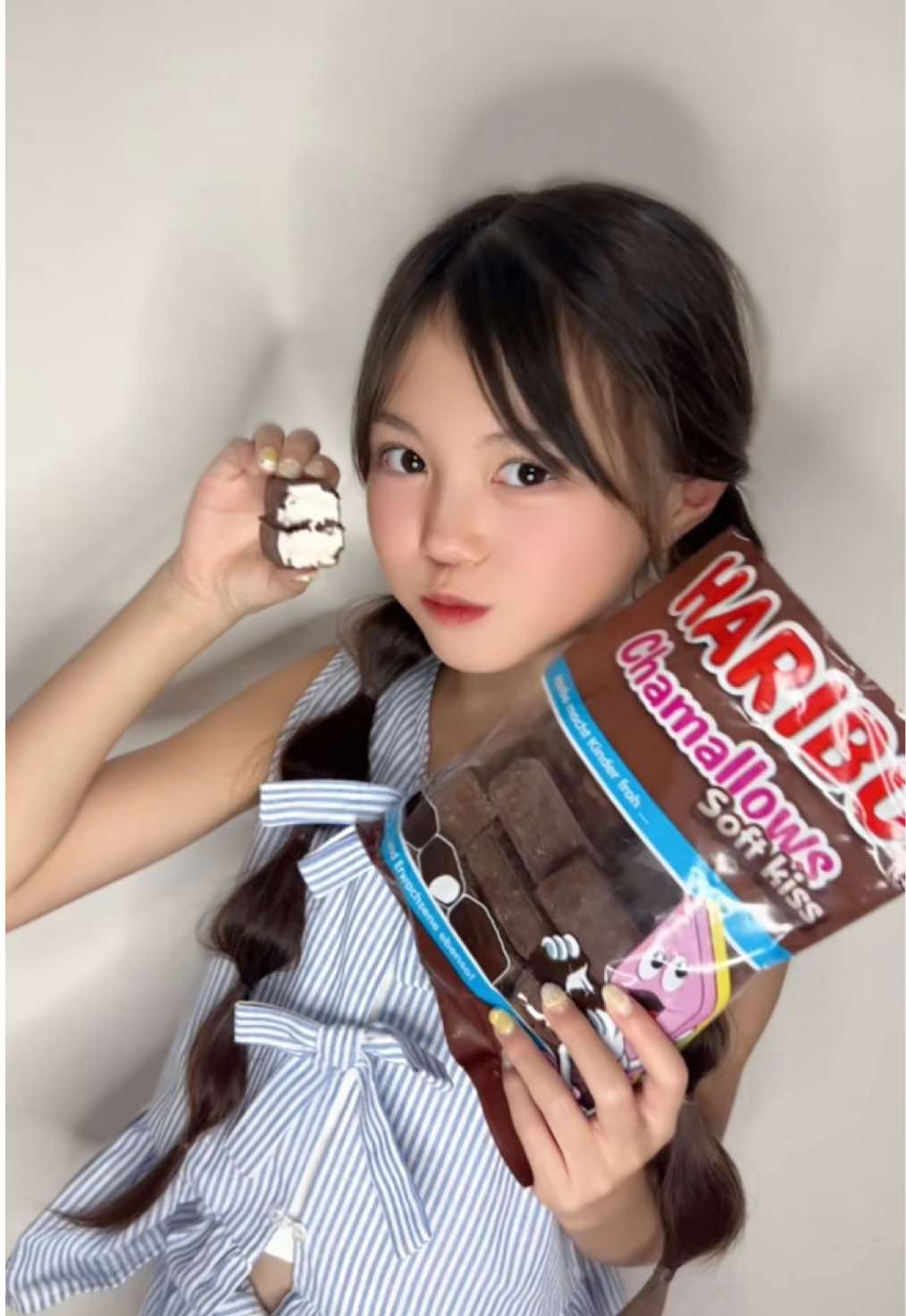 HARIBO Chamallows soft kiss🍫︎︎☁ ドン・キホーテで1,800円くらいでget🍫︎︎☁ 絶対バズるからってꉂ🤣w‪𐤔 そしたら、美味しすぎるってオチ😋🫶🏻꙳🍫︎︎☁ #haribo #ハリボー  #chamallows #チョコマシュマロ  #マシュマロ 