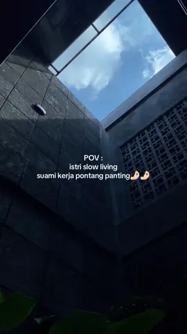 allahumma barik, terimakasih kerja kerasnya mas 🫶🏻🥰 edit : wah postingan iseng taunya fyp, banyak banget yang komentar positif tapi ada juga komentar negatif.. tidak ada yang salah dengan IRT ataupun wanita karir, tidak salah jika wanita ingin dinafkahi sepenuhnya oleh suami ataupun wanita yang memilih untuk bekerja demi dirinya sendiri. semua tergantung masing masing pribadi, jalannya tidak harus sama dengan orang lain. jangan iri sama postingan sosmed yang cuma beberapa detik, kita gak tau apa yang udah terjadi bertahun tahun sebelumnya. seberapa besar badai yang udah dilewati sampai bisa dititik ini.. jadi mari bersyukur dan berdoa semoga apapun pilihan kita sebagai istri , rumah tangga tetap adem ayem tanpa harus mikirin rumah tangga orang lain yaa🫶🏻🫶🏻 #fyp #morningvibes #tamandalamrumah #rumahminimalis #tamanindoor