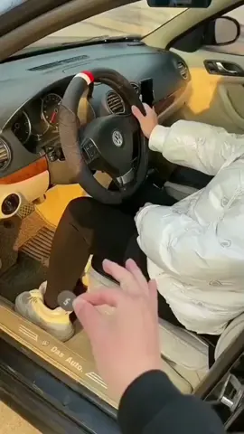 📍لا تفوت أي شيء📍   جهاز تعقب صغير وذكى يساعدك على تتبع أغراضك في أي مكان.  سواء كان لتتبع سيارتك والأشخاص الأعزاء.  حقيبتك، يمكنك تحديد موقعها بسهولة من خلال تطبيق الهاتف الذكي.  احصل عليه الآن