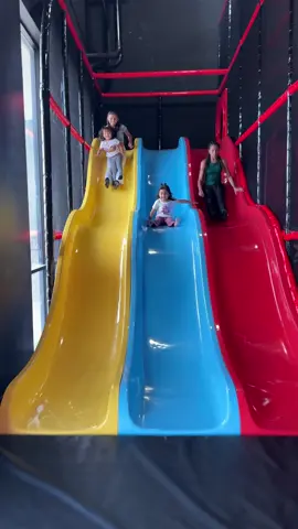 Sunday funday with their friends 🥰 #fyp #lasvegas #flipnoutextreme #sundayfunday 