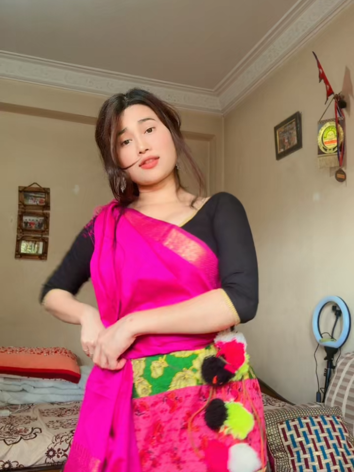 maiya k jala mein parigailo ho ...#foryoupage #newtreading #tharusong  #proudtobetharu😍nepali🇳🇵 #dhangadhimuser 