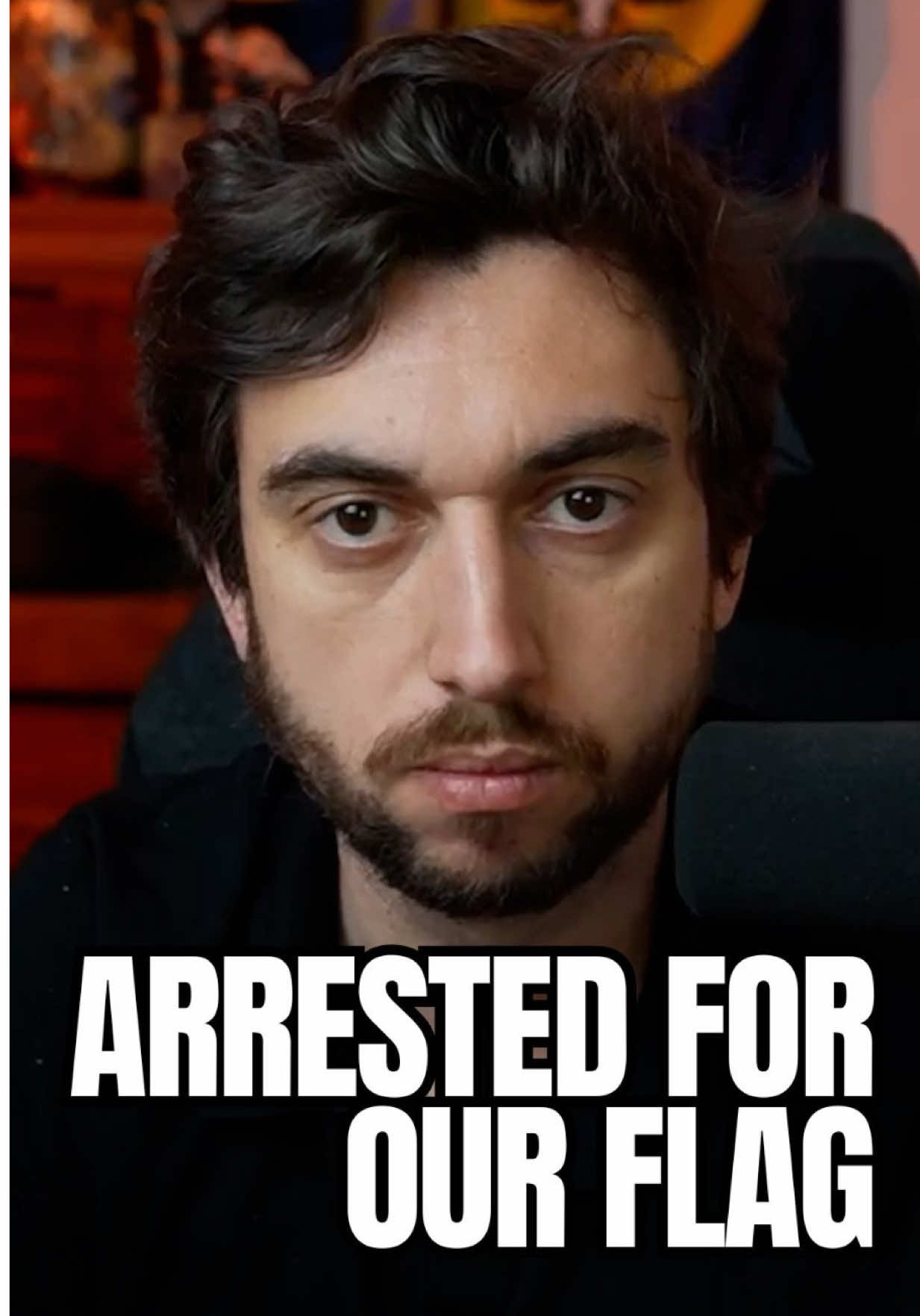 Yesterday in Australia, two people were arrested for one thing: waving the 🇦🇺 Australian flag. The crowd cheered as our flag was dragged away — yet waving terrorist flags is fine. Allowed. Protected. This isn’t about “safety.” It’s about control. A deliberate dismantling of Aussie pride, unity, and mateship. If flying our own flag is now a crime… what’s left of Australia at all? Fly it high. Fly it proud. Don’t let them take it away.