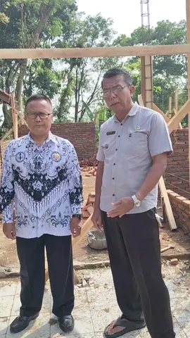 Kepala Desa Mulyajaya Lihat renovasi sekolah dsn cimalela #kadesmulyajaya 