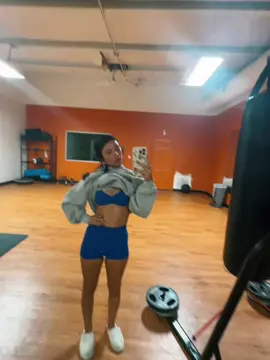 The top goes with the shorts I posted!