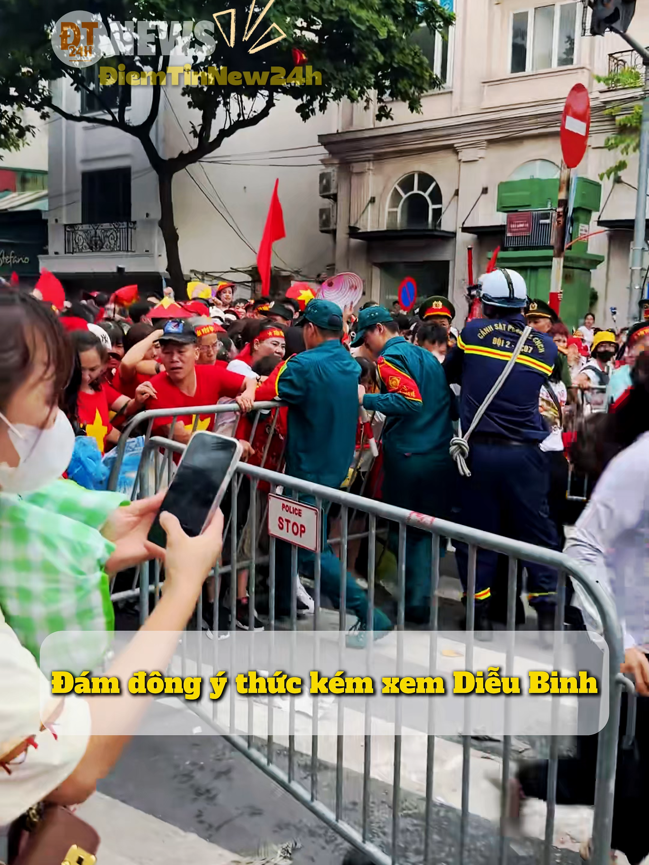 Đám đông ý thức kém đi xem Diễu Binh #diemtinnew24h #quockhanh #a80 #dieubinh #xahoi