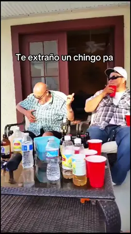 Siempre cantando, siempre bailando, y chistoso. Un abrazo más 🥺