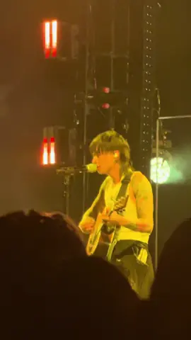 texasss was my fav song when the album came out — wanted to cryyy aghhh #keshi #requimtour #sf 