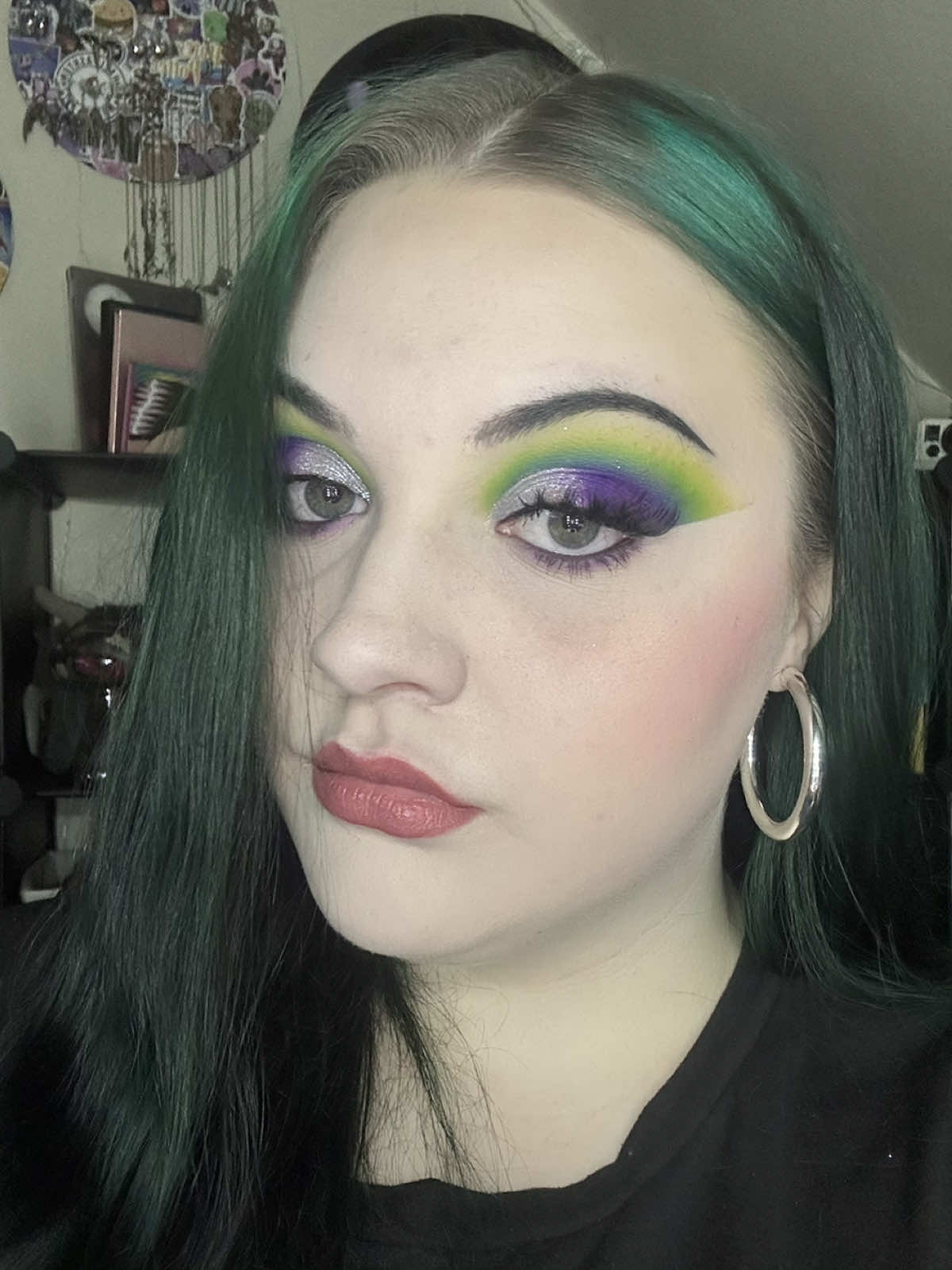 i’m not sure i like this look lol but i wanted to use a new palette and picked random colors   #makeup #makeuptutorial #eyeshadow #eyeshadowtutorial #Eyeliner #eyelinertutorial #makeuptransformation #makeupartist #MakeupRoutine #tutorial #mua #fyp #xyzbca  #makeuplooks #makeuplook #makeupideas #makeuptime #makeuplover #makeupinspo #makeupinspiration #jewelry #tiktok #eyeshadow #eyeliner #beauty #skincare #cosmetics #makeupideas #follow #lashes #lipstick 