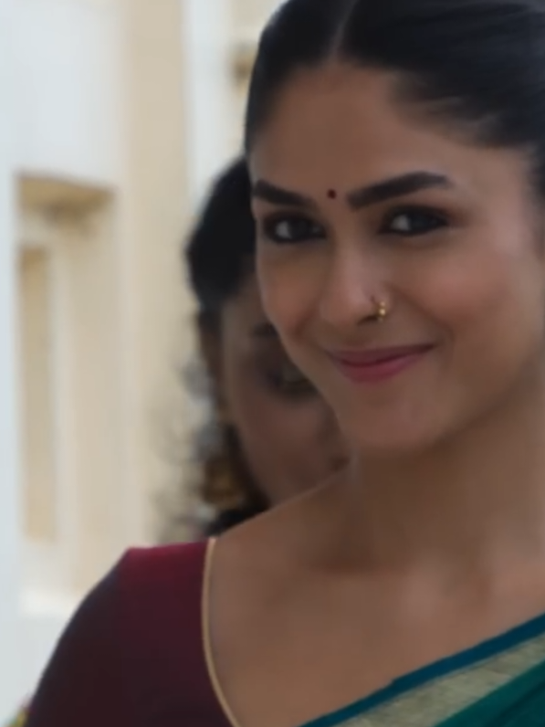she's so cute #mrunalthakur 