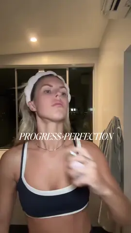 Ready to find a routine that last and is realistic? We got you covered 💕  Apply for our PROGRESS OVER PERFECTION challenge & save $150 by clicking link in my Instagram bio or commenting PROGRESS below! 4 girls signed up, 13 calls booked. Spots are LIMITED.