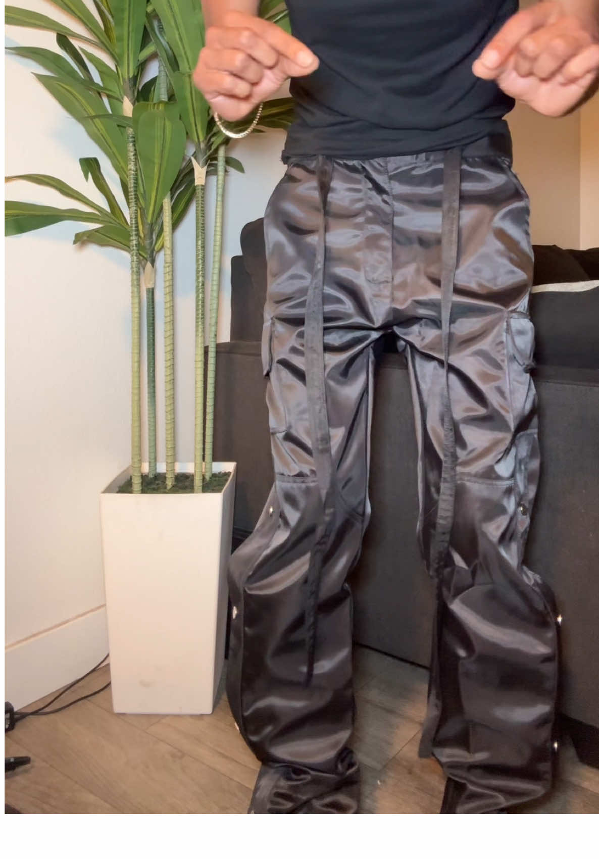 Snap Zipper II Cargo Pants 🔥  Quality is A1. Very versatile too! Runs slightly large. 10/10 recommend. #tiktokshop 