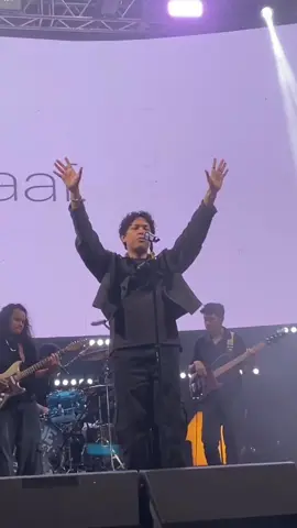 To many more concerts, sampai ke tour 50 nanti!🌟💙🤍🕊@🦊 @Hindia @Hindia & Blue Valley Radio #fyp 