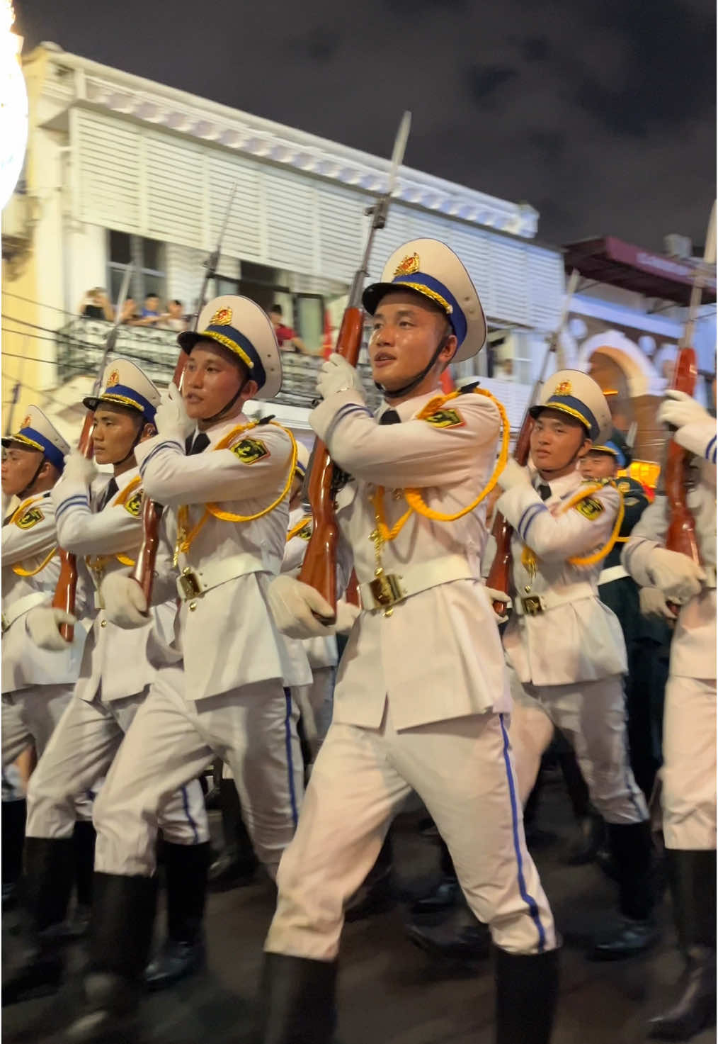 Khối CKC tuyệt đối điện ảnh luôn🥰🥰. Đu idol thành công quá @Lại là Cường đây 🇻🇳#danhdu3quanchung #quockhanhvietnam #mung2thang9 #A80 #xuhuong #fyp 