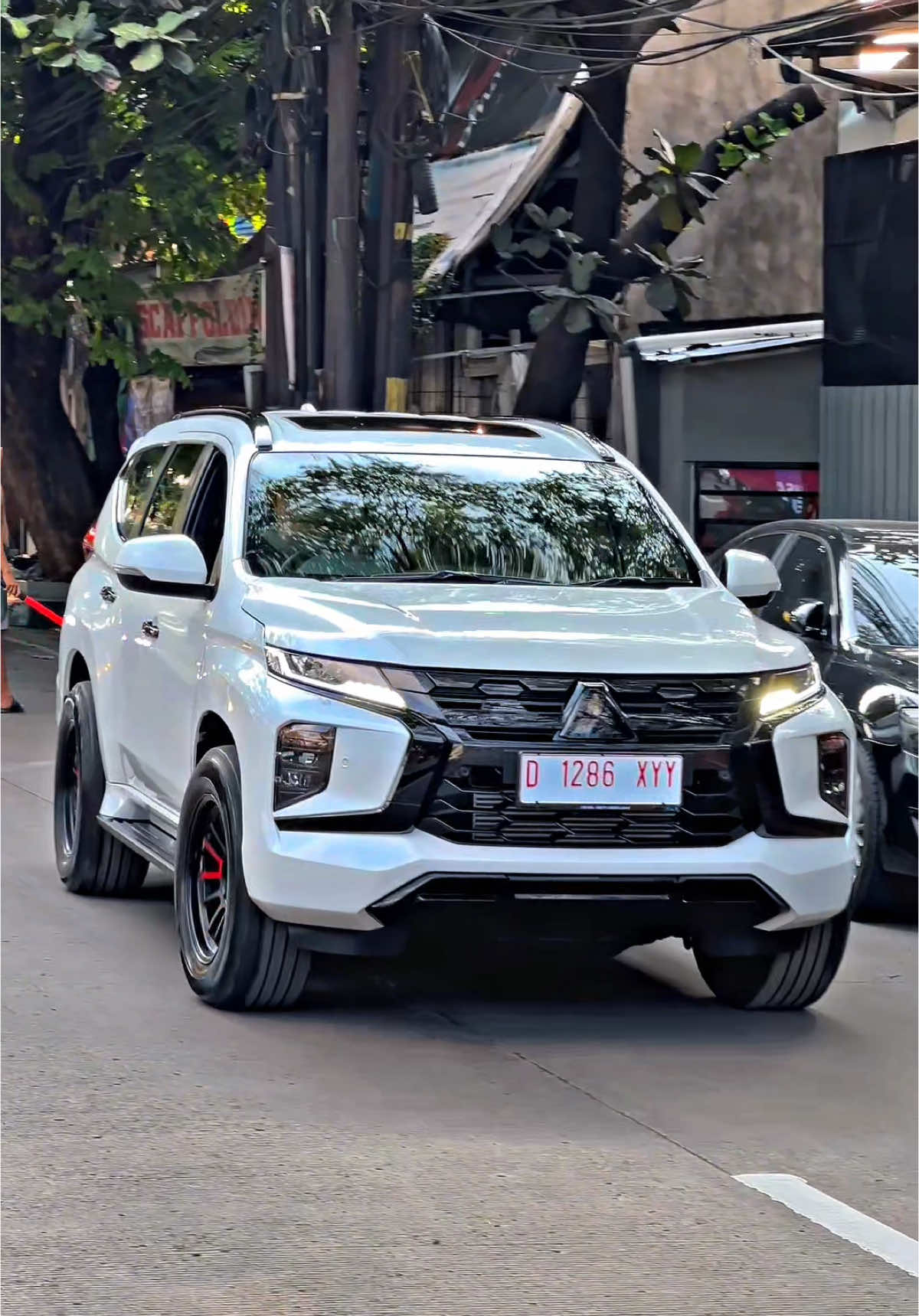 PAJERO SPORT AMBIL PAKET!! - Sppf Chrome delete  - Sppf silver delete  - black housing headlamp - premium full dtailing coating  #fypage  #reelsvideo #fypreels #fypp #fypdongggggggg #dresscoated #pajerosportindonesia #pajero #pajerosportdakar #pajerosportdakar4x4 #dakar #pajerosportlovers #pajerosport